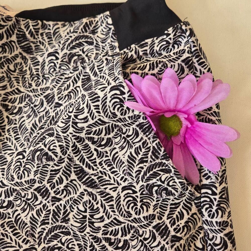 Tommy Bahama Everyday Active Womens Print Stretch Pants Black White Size Small - Picture 5 of 10